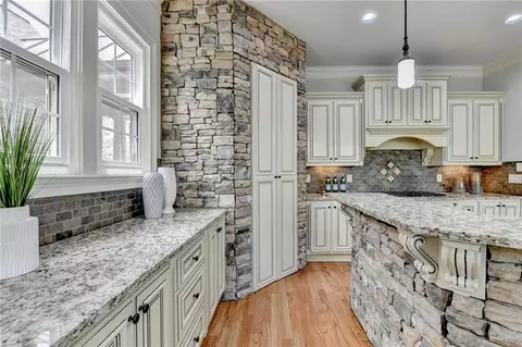 Kitchen - 3487 Binghurst Rd, Suwanee, GA 30024 photo 4 of 12