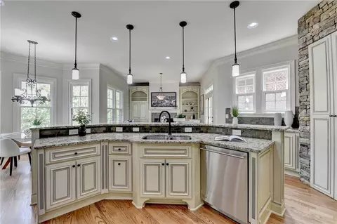 Kitchen - 3487 Binghurst Rd, Suwanee, GA 30024 photo 9 of 12