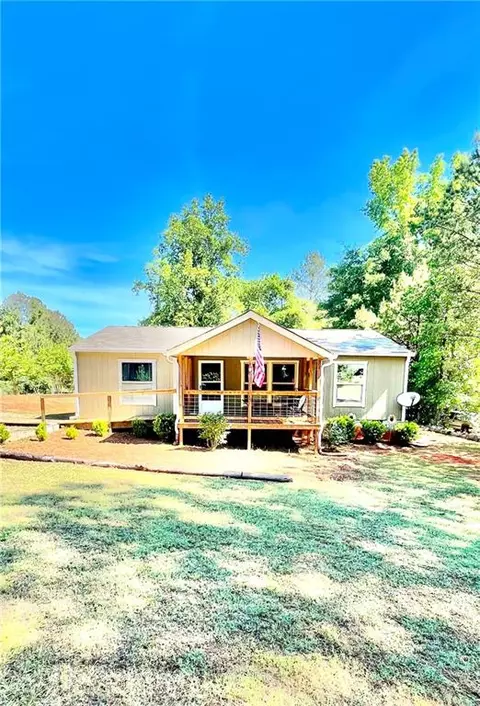 1090 River Woods Dr, Madison, GA 30650