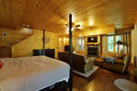 Bedroom - 85 Hunter Dr, Talking Rock, GA 30175 photo 4 of 8