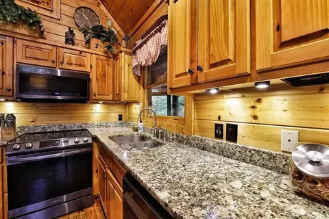 Kitchen - 85 Hunter Dr, Talking Rock, GA 30175 photo 3 of 6