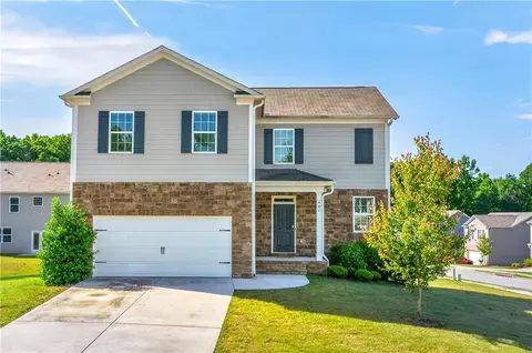 401 Hughes Ln, Pendergrass, GA 30567