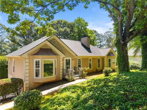 1320 Willow Tree Dr, Woodstock, GA 30188