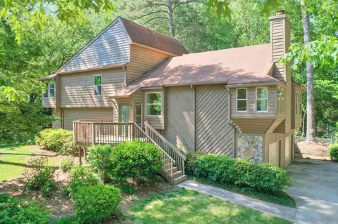 5457 Conway Dr, Marietta, GA 30068