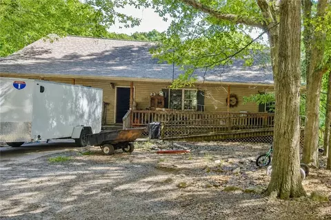 1990 Hewell Rd NW, Dewy Rose, GA 30634