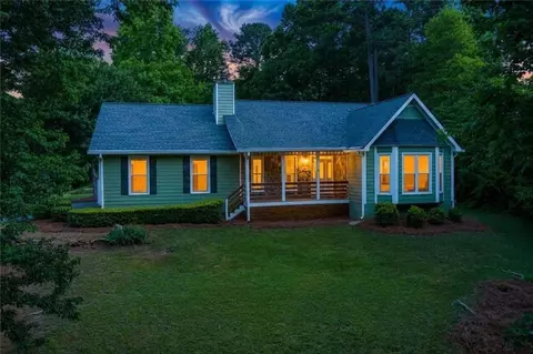 Exterior - 180 Hayes Cir, Rex, GA 30273 photo 2 of 17