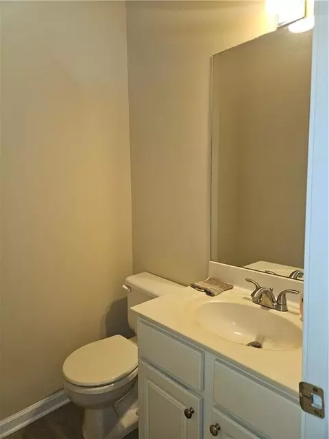 Bath - 2608 Davenham Ln, Duluth, GA 30096 photo 1 of 3