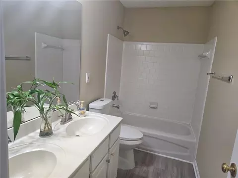 Bath - 2608 Davenham Ln, Duluth, GA 30096 photo 2 of 3
