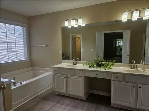 Bath - 2608 Davenham Ln, Duluth, GA 30096 photo 3 of 3