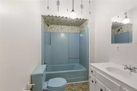 Bath - 3695 Ledan Rd, Gainesville, GA 30506 photo 6 of 7