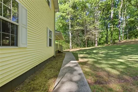 Exterior - 3695 Ledan Rd, Gainesville, GA 30506 photo 3 of 15