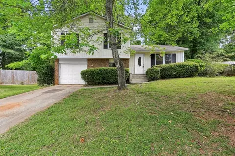 731 Hairston Crossing Trl, Stone Mountain, GA 30083