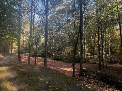 1340 W Garmon Rd, Sandy Springs, GA 30327