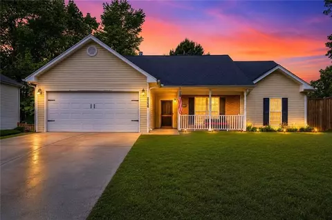 5825 April Dr, Sugar Hill, GA 30518