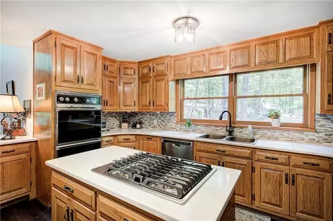 Kitchen - 12 Tamarack Pt, Jasper, GA 30143 photo 3 of 5