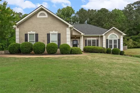 122 Crescent Dr, Newnan, GA 30265