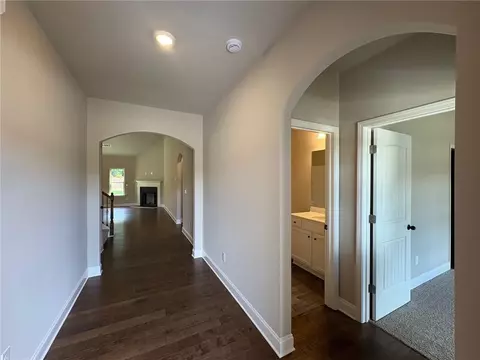 1036 Lakeview Oaks Ct, Grayson, GA 30017