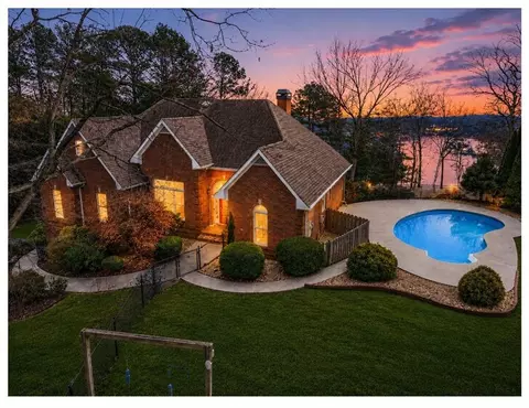 4605 Lakeview Ln, Gainesville, GA 30504