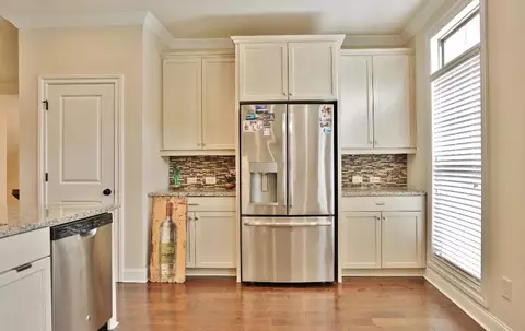Kitchen - 6534 Marlowe Gren Way, Suwanee, GA 30024 photo 4 of 6