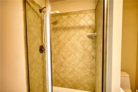 Bath - 10110 Malcolm Ct, Covington, GA 30014 photo 5 of 6
