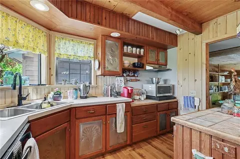 Kitchen - 306 Frontier Rd, Tiger, GA 30576 photo 3 of 4
