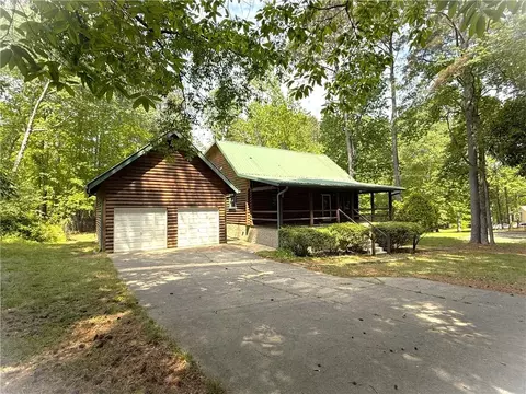 4707 Hilltop Dr NW, Acworth, GA 30101