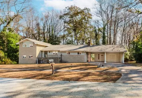 253 3rd Ave, Winder, GA 30680