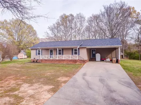 96 Oak Hill Dr, Calhoun, GA 30701