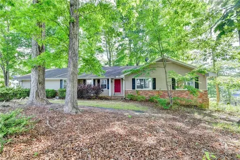 3740 Clubland Dr, Marietta, GA 30068