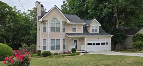 3050 Country Farms Dr, Snellville, GA 30039