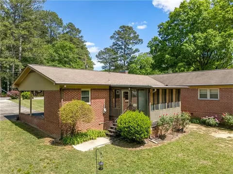 Exterior - 106 E Valley Rd, Rome, GA 30161 photo 4 of 13