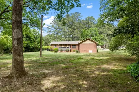 Exterior - 106 E Valley Rd, Rome, GA 30161 photo 10 of 13