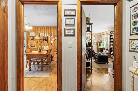 Entry Way - 106 E Valley Rd, Rome, GA 30161 photo 1 of 2