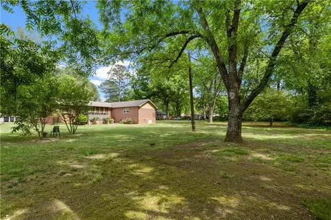 Exterior - 106 E Valley Rd, Rome, GA 30161 photo 8 of 13