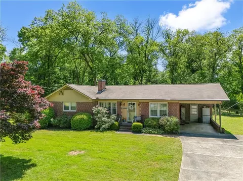 Exterior - 106 E Valley Rd, Rome, GA 30161 photo 2 of 13