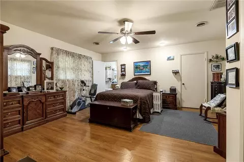 Bedroom - 106 E Valley Rd, Rome, GA 30161 photo 2 of 2
