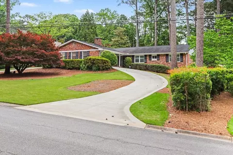 2241 Fairoaks Rd, Decatur, GA 30033