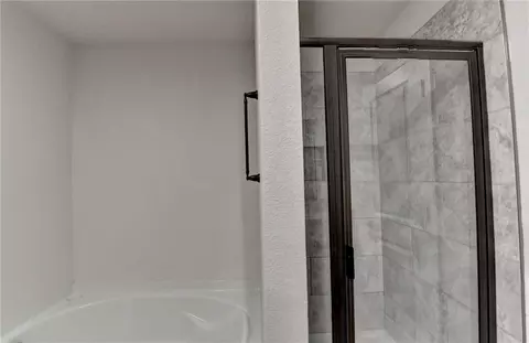 Bath - 489 Samara Ct, Fairburn, GA 30213 photo 3 of 6