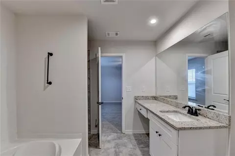 Bath - 489 Samara Ct, Fairburn, GA 30213 photo 4 of 6