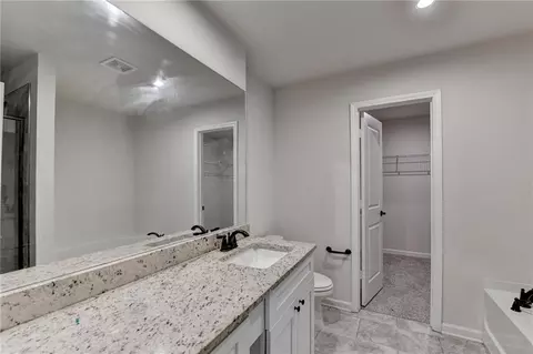 Bath - 489 Samara Ct, Fairburn, GA 30213 photo 2 of 6