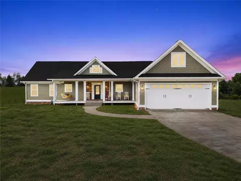 9204 Skitts Mountain Dr, Lula, GA 30554