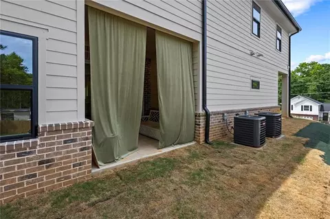 Exterior - 6852 Silver Maple Dr, Rex, GA 30273 photo 5 of 10