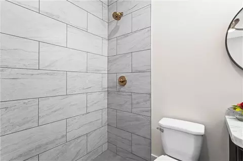 Bath - 6852 Silver Maple Dr, Rex, GA 30273 photo 3 of 11