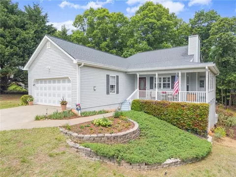 652 Shadow Mountain Ln, Cleveland, GA 30528