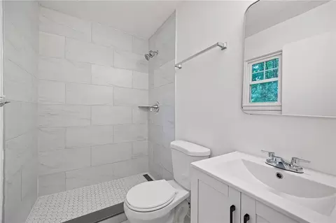 Bath - 2082 Lenoa Ln, Austell, GA 30106 photo 2 of 2