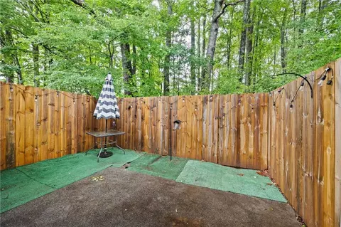Exterior - 2082 Lenoa Ln, Austell, GA 30106 photo 4 of 4