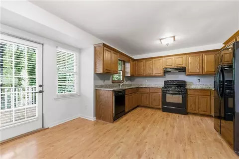 Kitchen - 3391 Blue Jay Dr, Duluth, GA 30096 photo 2 of 3