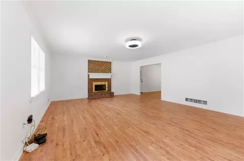 Living - 3391 Blue Jay Dr, Duluth, GA 30096 photo 3 of 6