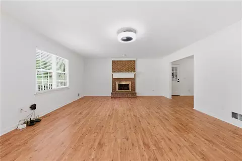 Living - 3391 Blue Jay Dr, Duluth, GA 30096 photo 2 of 6