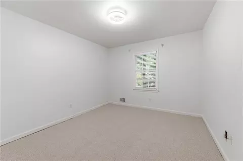 Bedroom - 3391 Blue Jay Dr, Duluth, GA 30096 photo 4 of 5